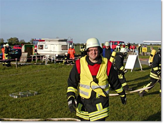 Foto: Feuerwehrbung am 15. Mai 2007